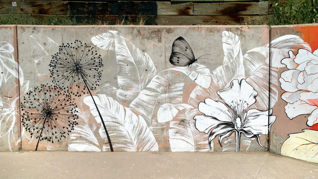 Yulia_Avgustinovich_Denver_Muralist_Colorado_Denver_Urban_Arts_Fund_Floral_Mural