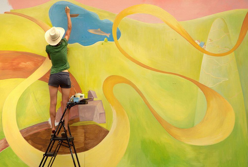 The creation process of the mural “Golden Road”