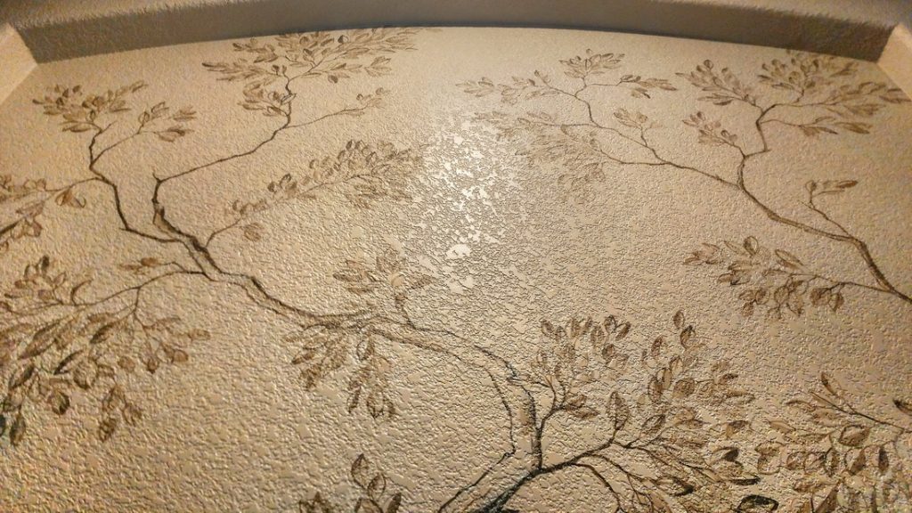 Interior_Decor_Tree_Mural_Yulia_Avgustinovich_Denver_Muralist Detail of relief-style tree branches in monochrome mural in Golden Colorado home by Yulia AVgustinovich