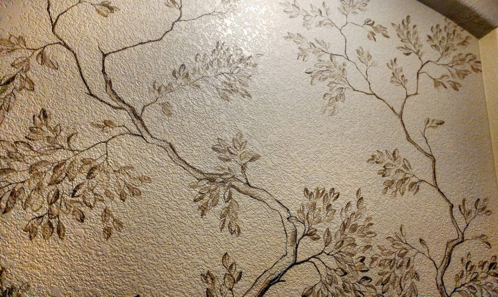monochrome-tree-mural-golden-co-detail Detail of relief-style tree branches in monochrome mural in Golden Colorado home